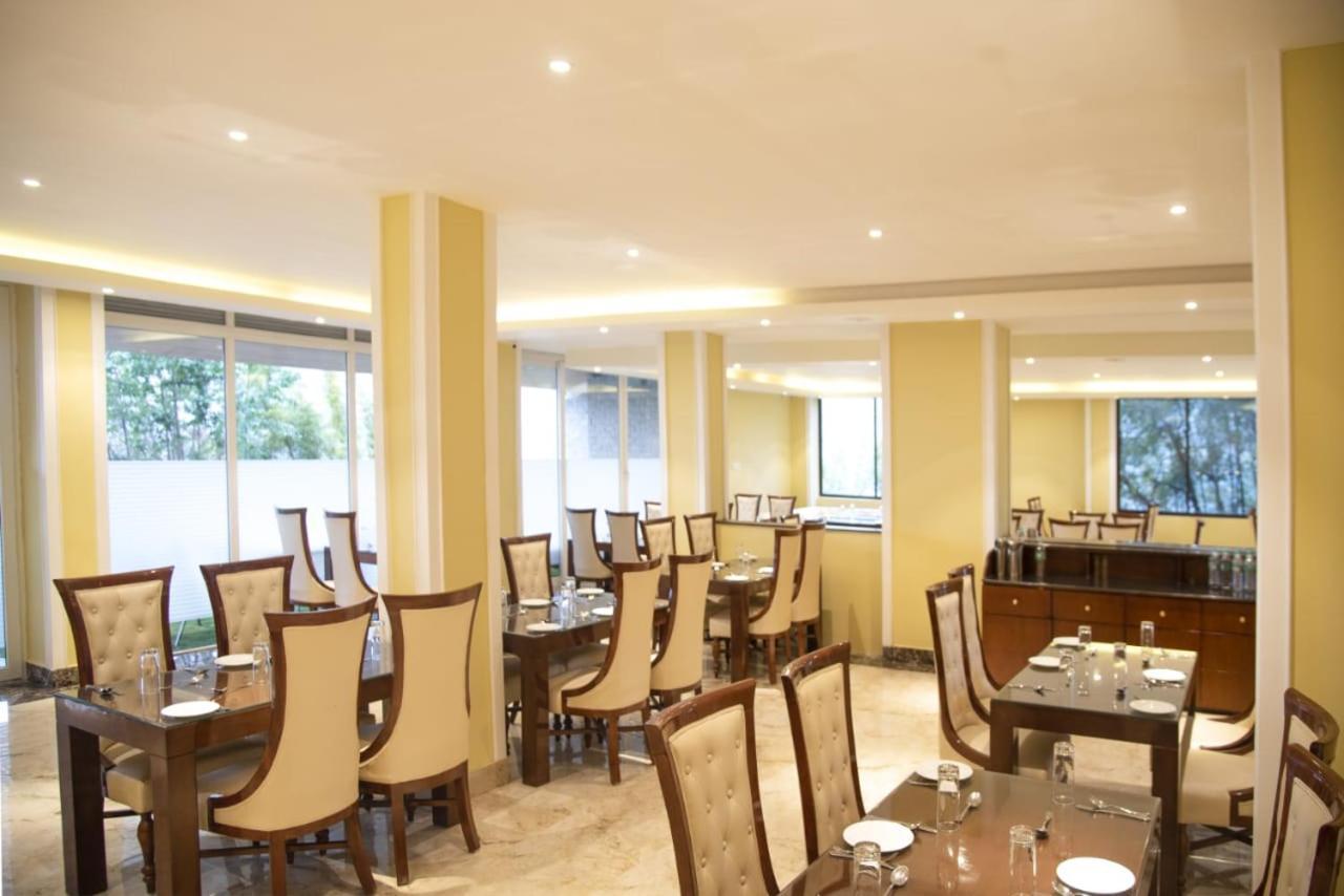 The North Star Hotel Гангток Екстериор снимка